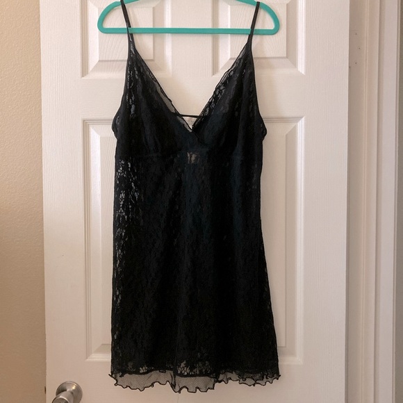 Black All-Lace Nightie - Picture 2 of 7